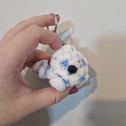 Blue and white floral mini whale chenille yarn crochet keyring