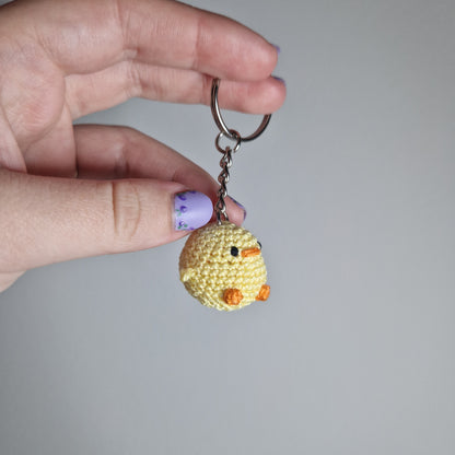 Chick micro crochet keyring
