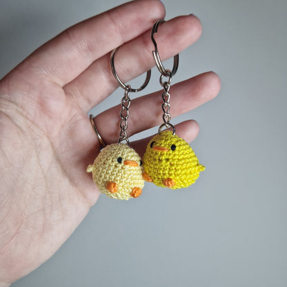 Chick micro crochet keyring