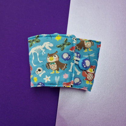 Museum Owl cup blanket for hot or cold drinks